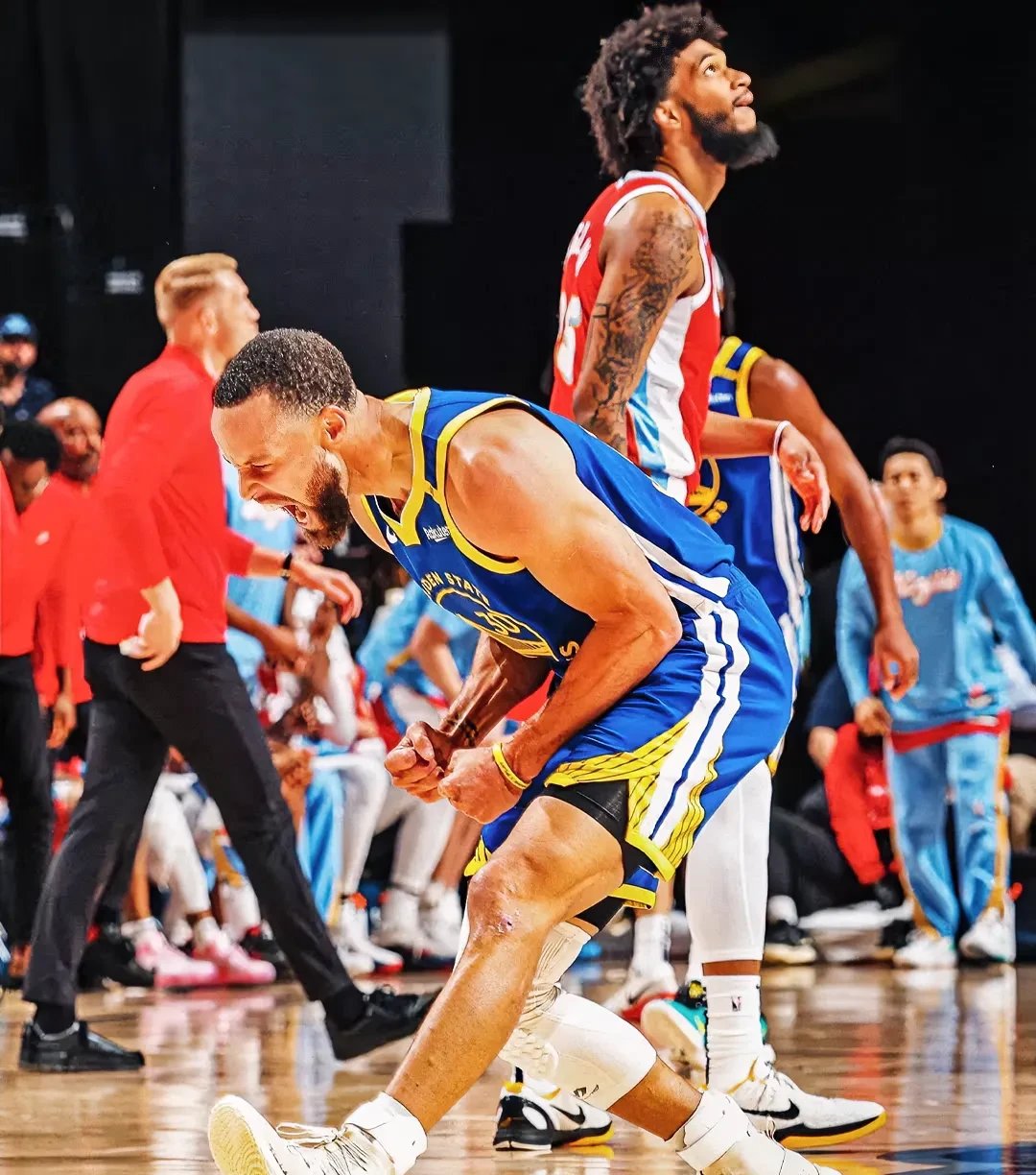 开云体育平台APP-包含勇士主场擒灰熊，在西部扩大领先的词条