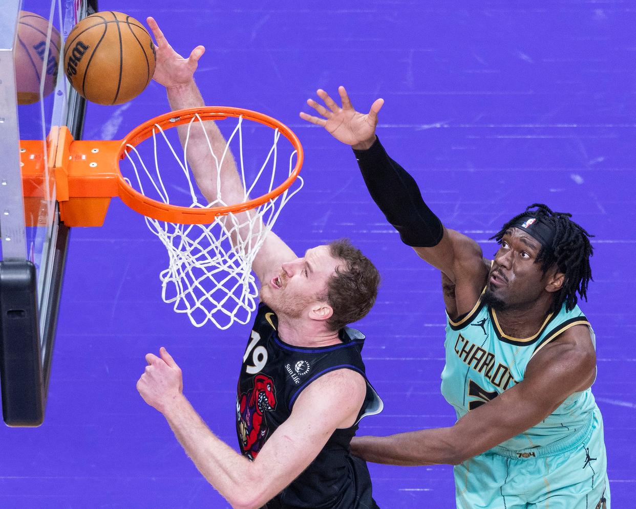 开云APP-猛龙击败公牛，小加索尔关键篮板