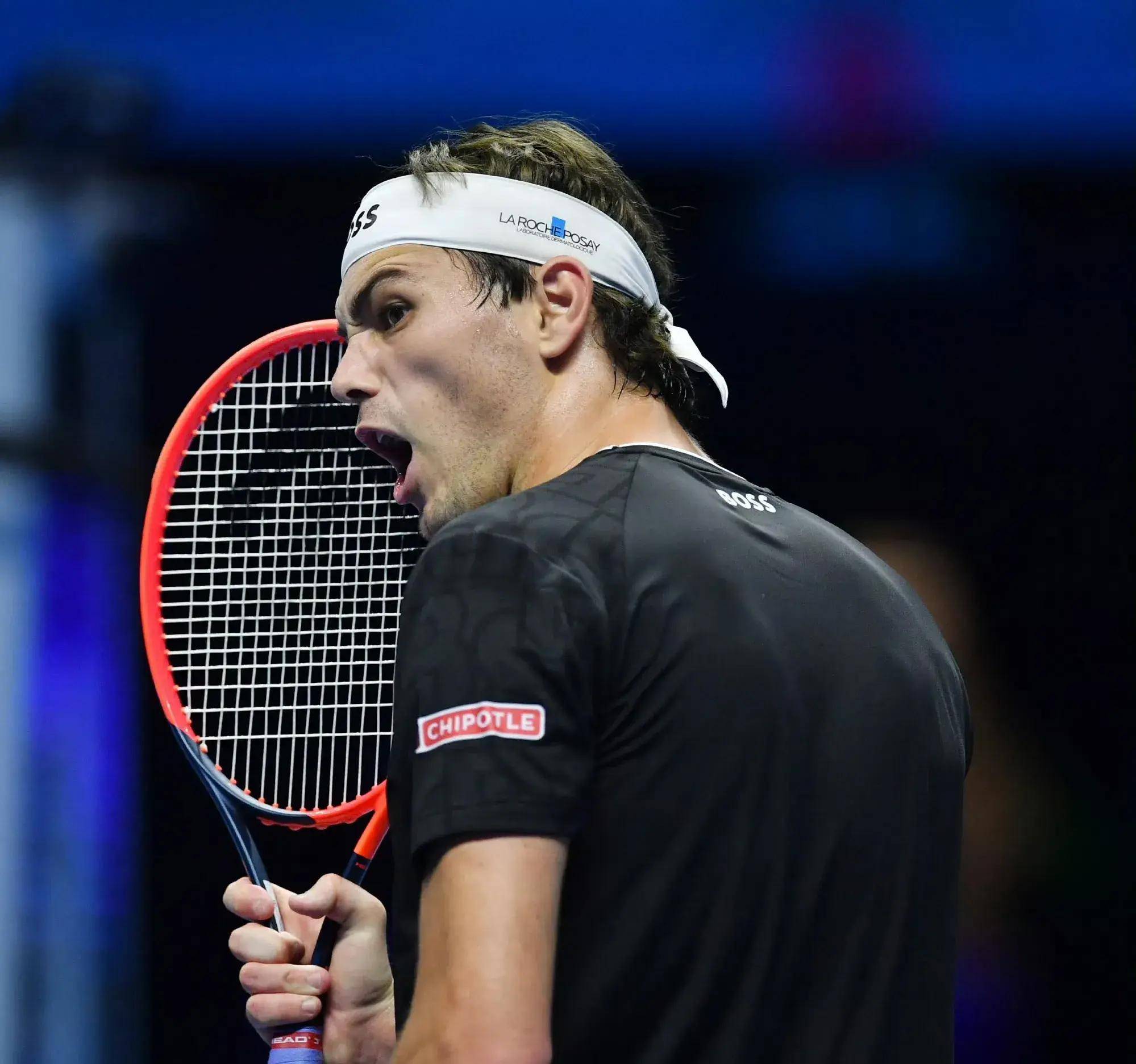 温网险胜ATP总决赛,兹维列夫扛起全队 温网险胜ATP总决赛,兹维列夫扛起全队