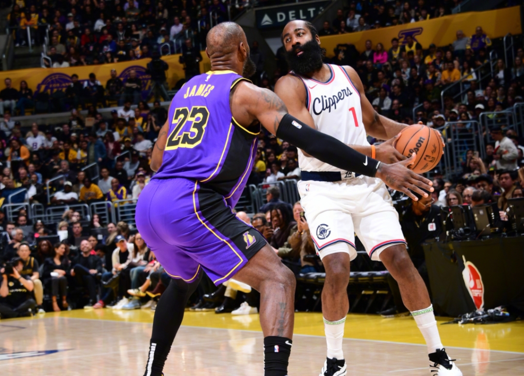 公牛险胜快船,布伦森带队取胜 公牛险胜快船,布伦森带队取胜