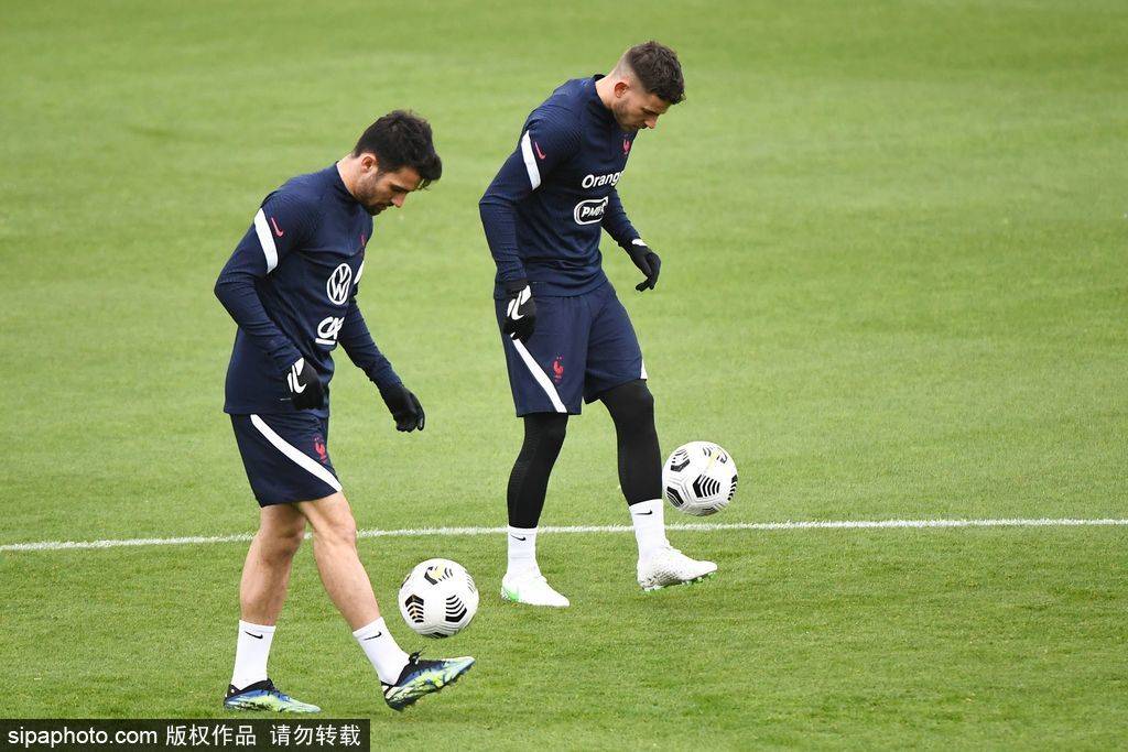 法国队鏖战印度队，黄鸭组合高光表现