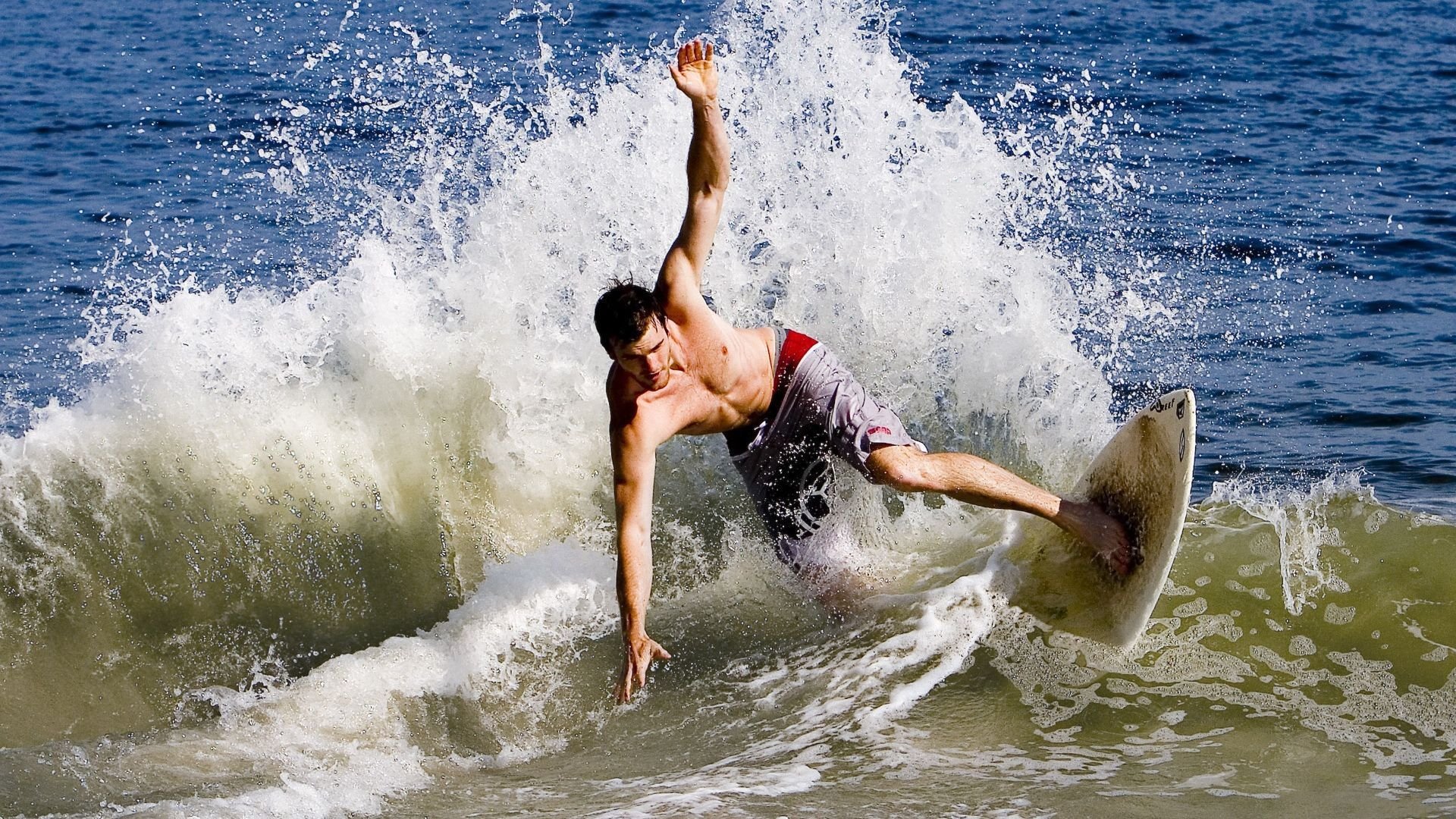 霍勒迪数据全面爆炸,新疆队一波流带走上海队