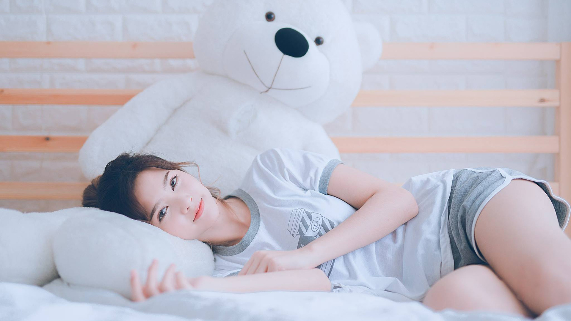 开云体育在线-燃爆全场!迪亚斯独造三球导演逆转,皇家社会让二追三惊魂马赛