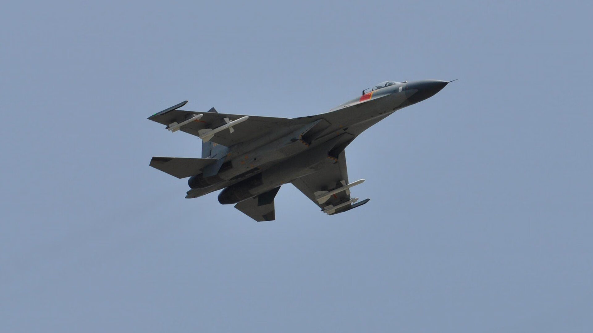 英超争冠焦点战中的火力演绎，卡塔尔压制伊拉克的足球启示